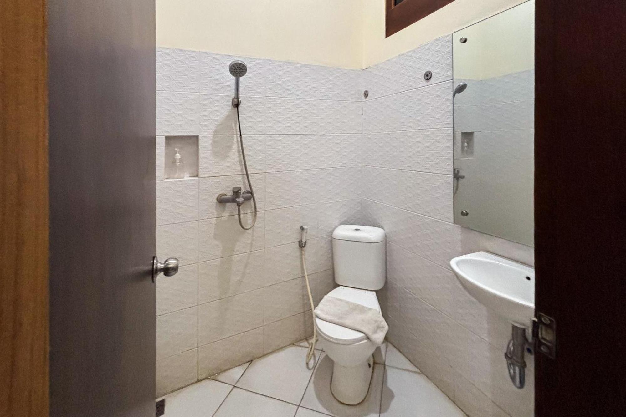 Urbanview Alfiya Hotel Lampung Bandar Lampung Exteriör bild