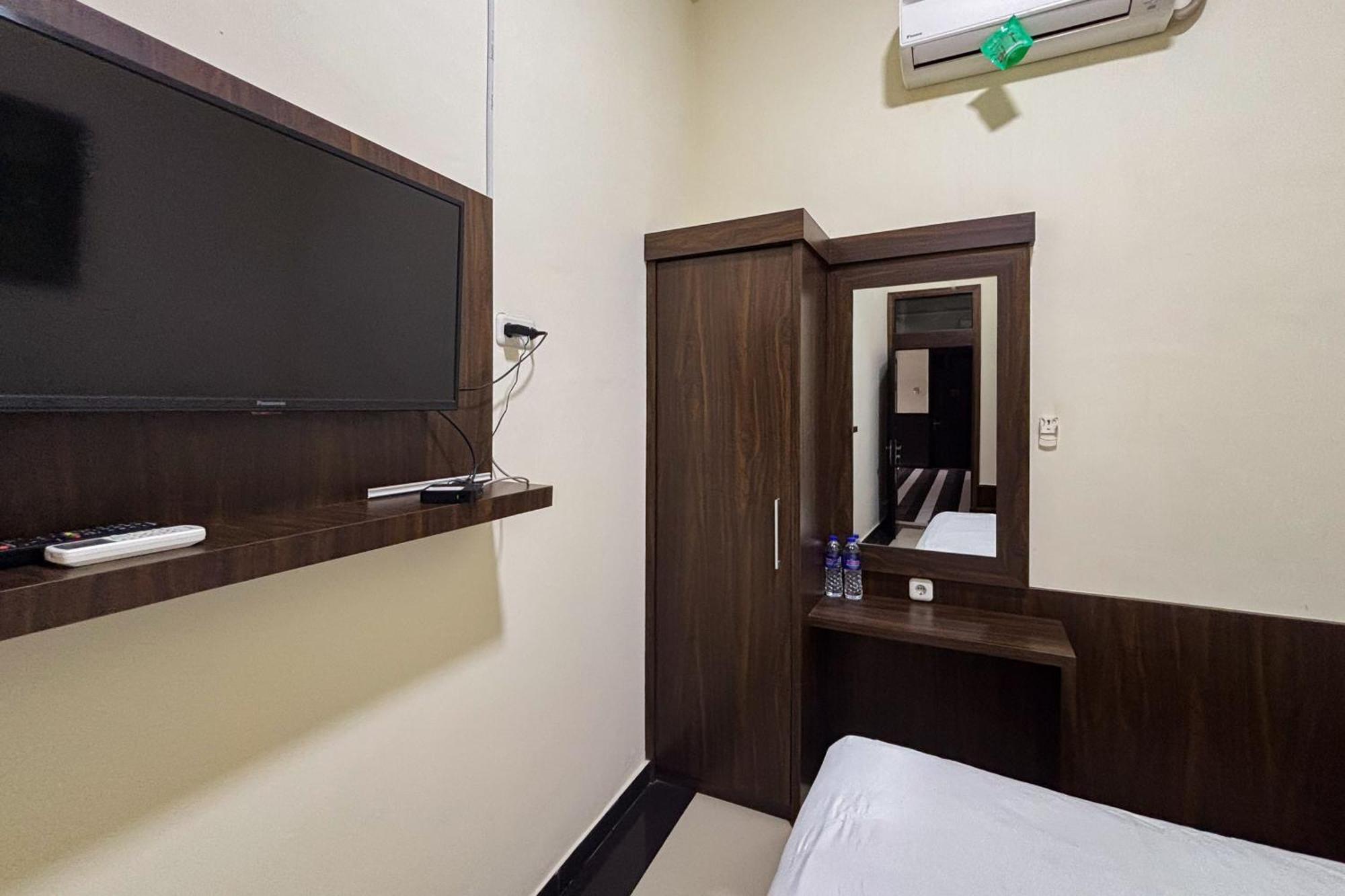 Urbanview Alfiya Hotel Lampung Bandar Lampung Exteriör bild