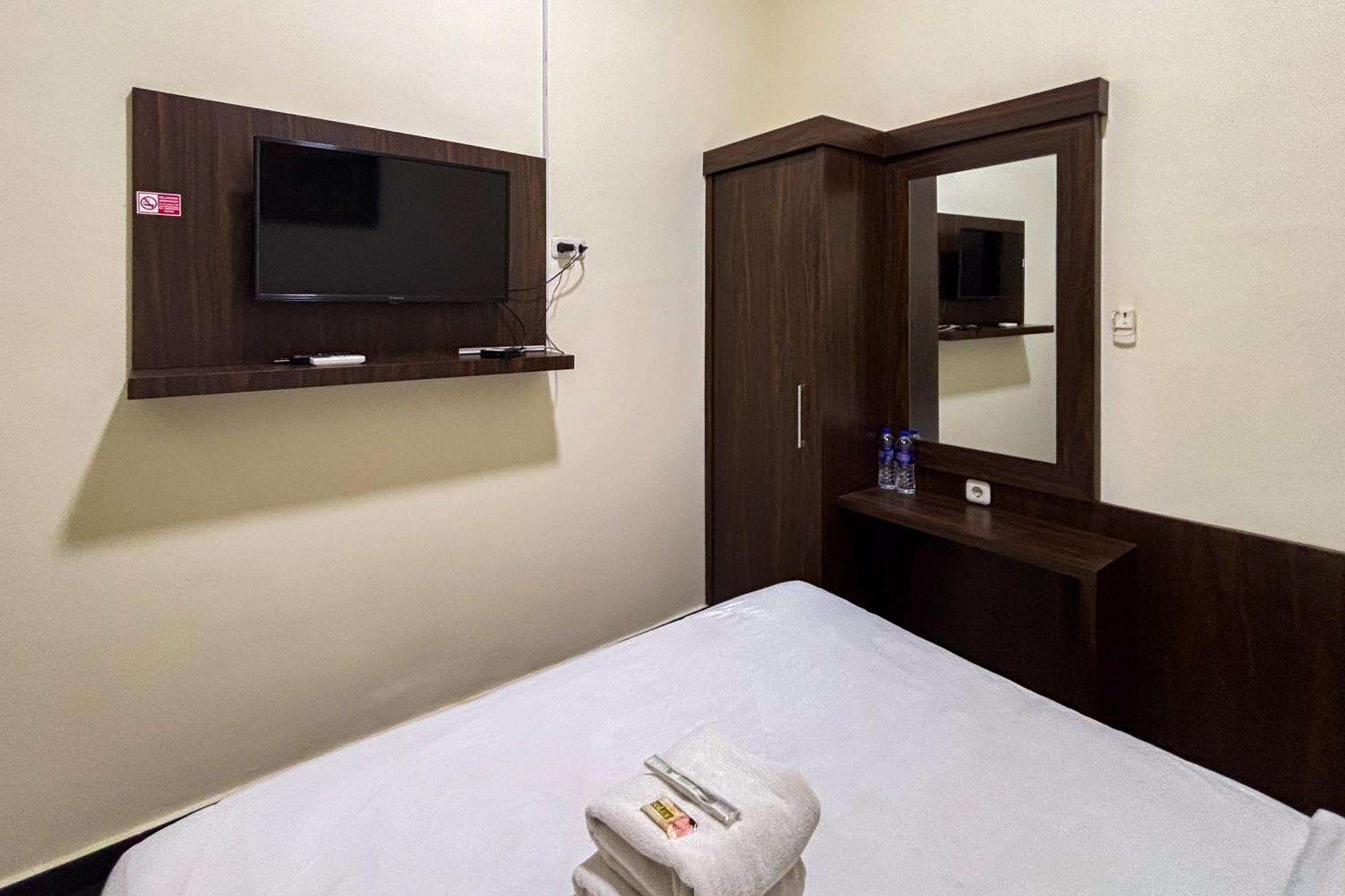 Urbanview Alfiya Hotel Lampung Bandar Lampung Exteriör bild