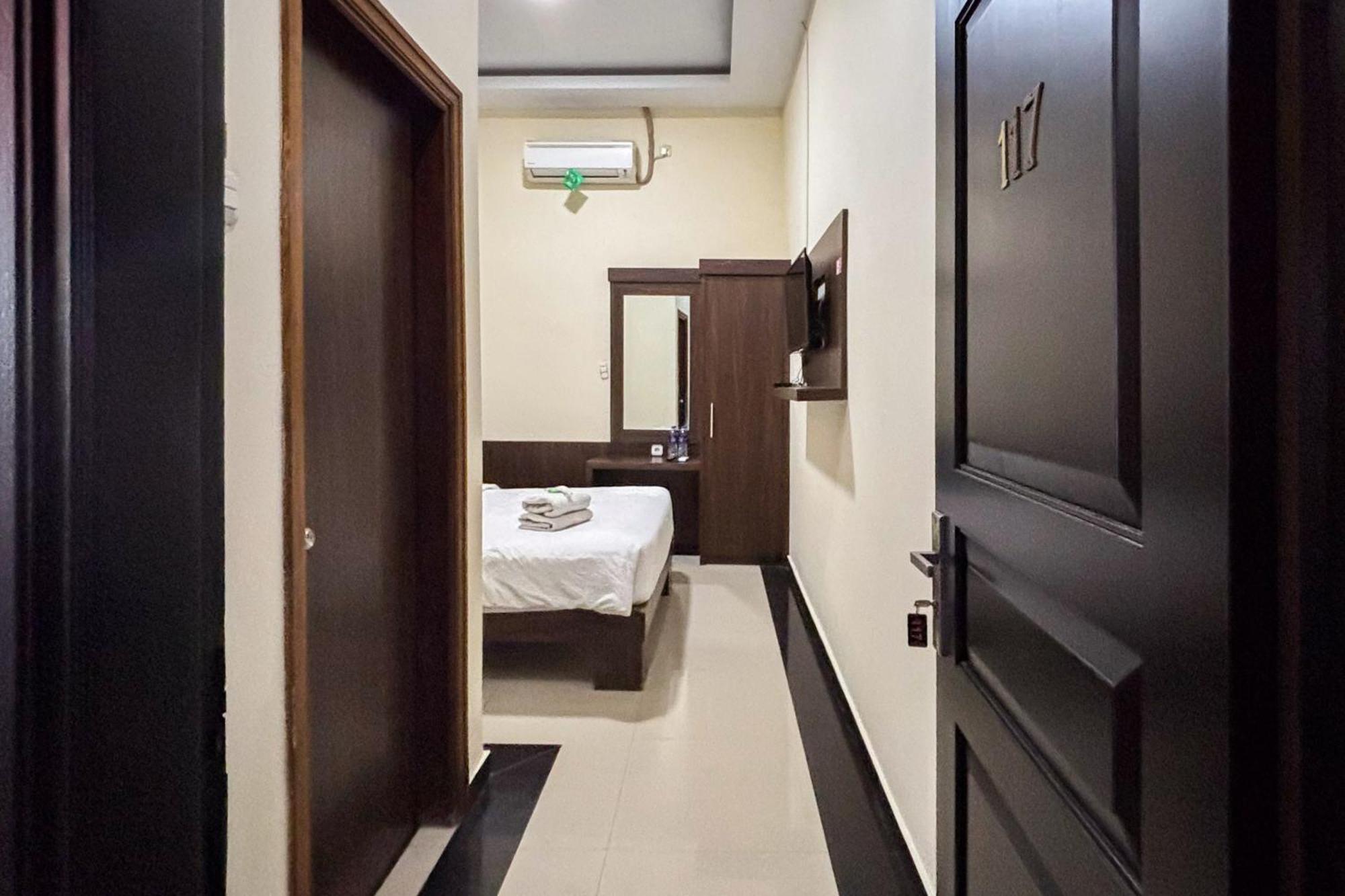Urbanview Alfiya Hotel Lampung Bandar Lampung Exteriör bild