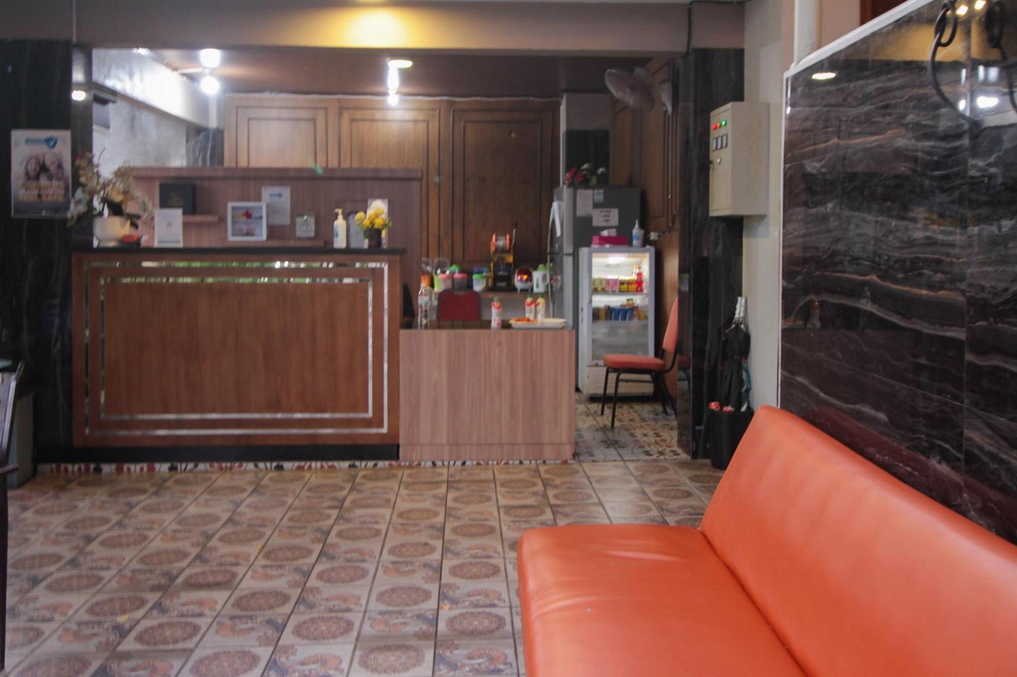 Urbanview Alfiya Hotel Lampung Bandar Lampung Exteriör bild