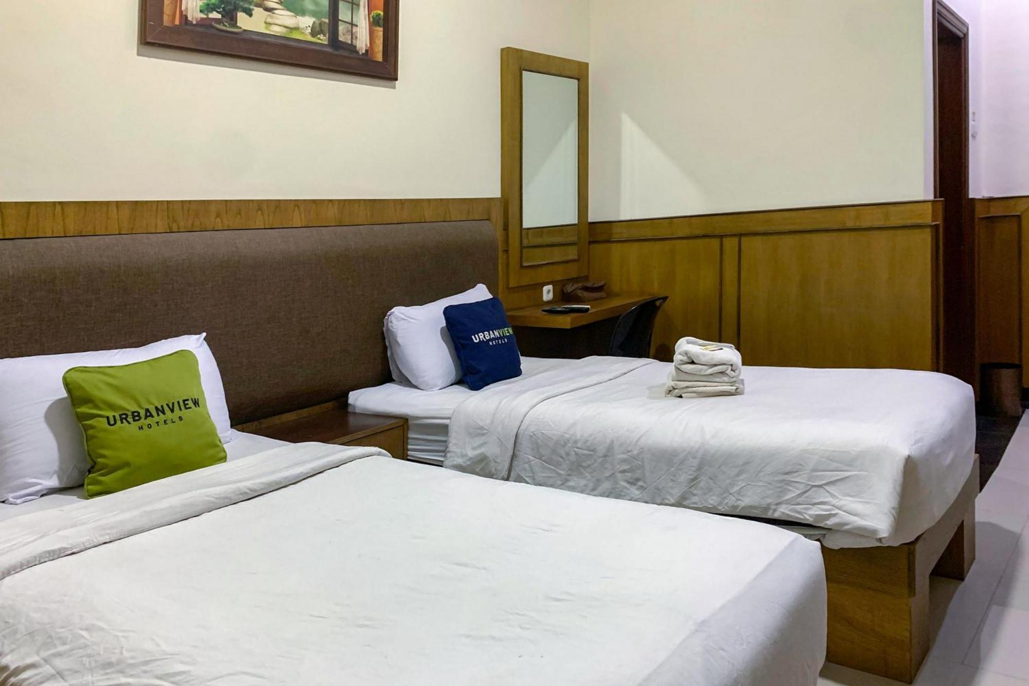 Urbanview Alfiya Hotel Lampung Bandar Lampung Exteriör bild
